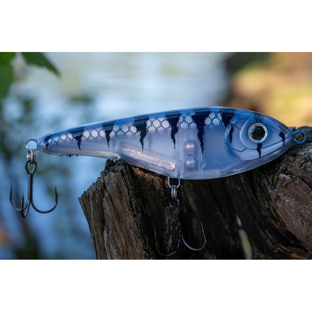 Strike Pro Buster Jerk 15 cm jerkki Monkey Lure Factory erikoisvärit 8