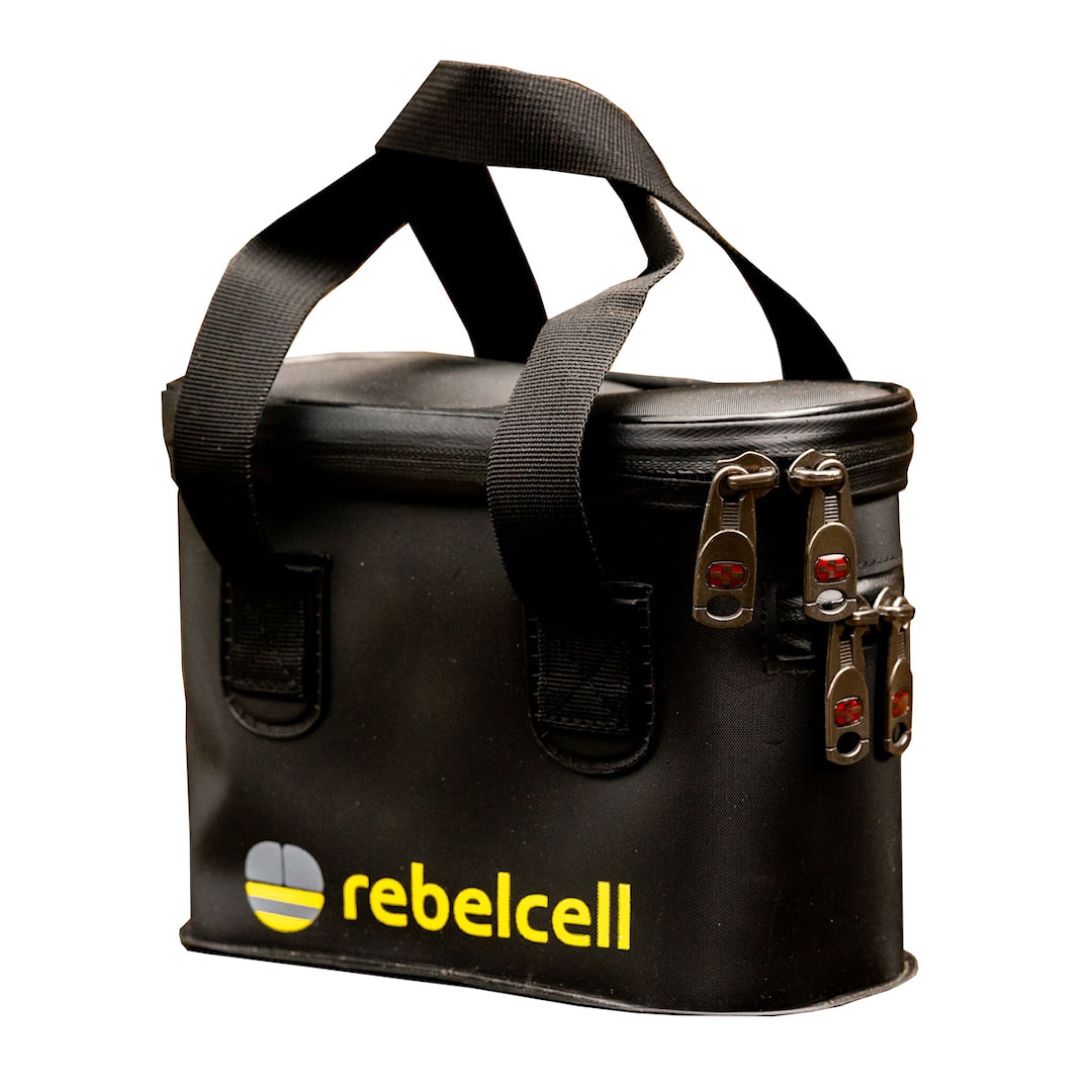 Läs mer om Rebelcell väderbeständig batteriväska storlek S
